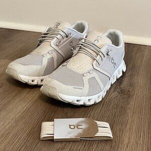 On Cloud Cloud 5 in Pearl | White - Women's US 8.5 EUC